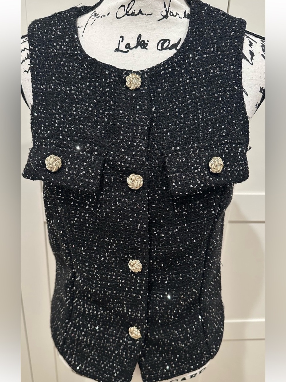 NWT -  BUTTON UP VEST-GOLD BUTTONS & SILVER SPARKLES BUTTONS 
SIZE 4 OR 6.